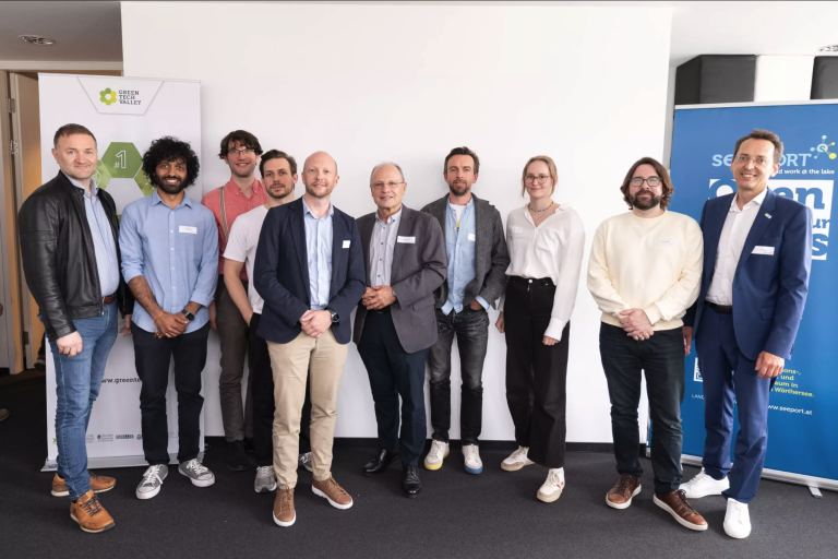 37. Star(Up) Friday Group Picture